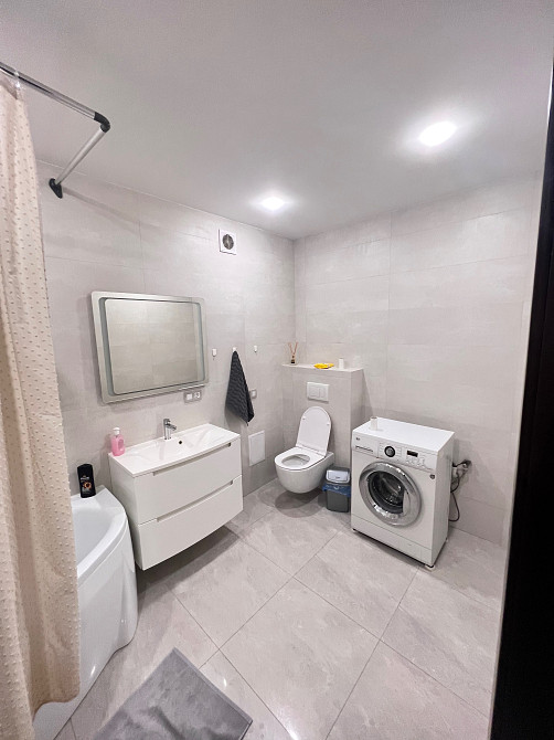 3кім біля КІНОПАЛАЦУ Ровно - изображение 3