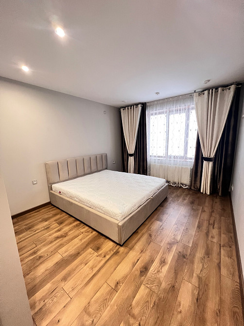 3кім біля КІНОПАЛАЦУ Ровно - изображение 1