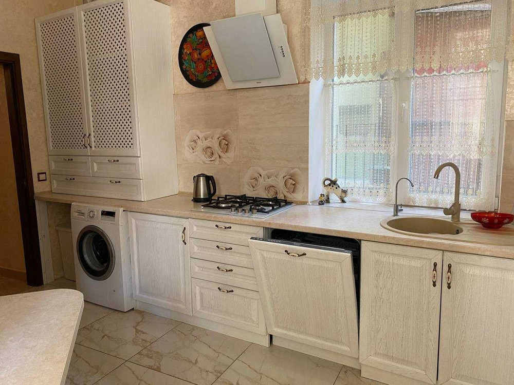 Оренда 2 кім квартири вул. Короленка , 5 хв до площі Ринок Львов - изображение 1