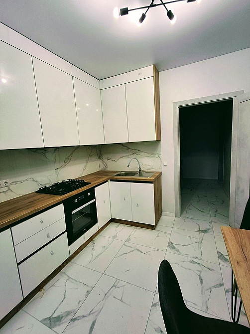 Оренда стильної 2к. НОВОБУДОВИ в центрі! Ровно - изображение 4