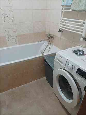 Здається вперше в новобудові двох кімнатна квартира. Мукачево