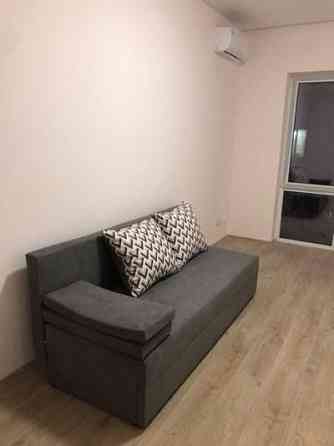 Сдаю квартиру ул Боровского 1/17
 ЖК золотые столбы 
 2 этаж
 Студия Одеса