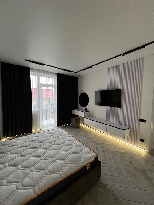 Не вимикають світло! - Однокімнатна дизайнерська квартира в центрі Трускавец - изображение 2