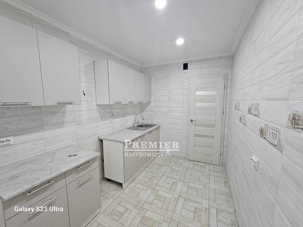 У продажу 3 кімн. квартира у центрі Чорноморська Чорноморськ - зображення 2