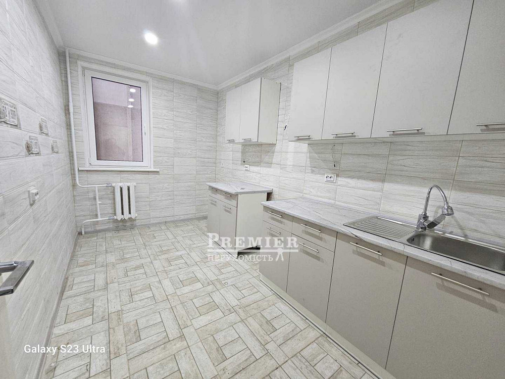 У продажу 3 кімн. квартира у центрі Чорноморська Чорноморськ - зображення 1