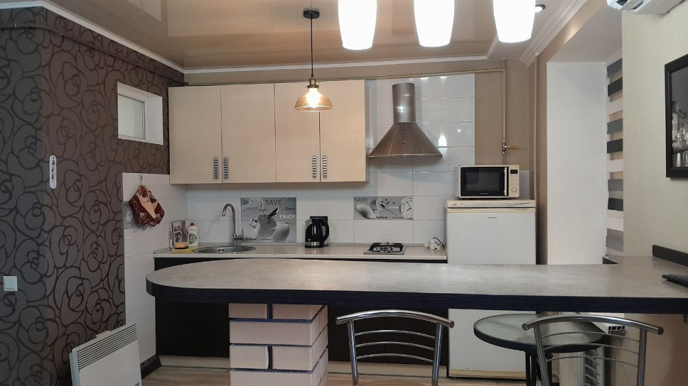 Сучасна квартира в Центрі . Площа Ганібала . Херсон - изображение 2