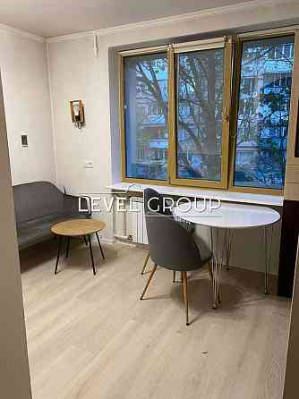 ПРОДАЖ ВИГІДНА ЦІНА м.Житомирська вул.Зодчих 6б (Цегляний) РЕМОНТ Киев