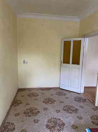 Продам 2х ком , тихий центр Кам`янське (Запорізька обл.)