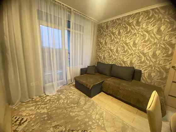 Велика євро 2к квартира з балконом-терасою навпроти озера! Гостомель