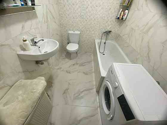 Велика євро 2к квартира з балконом-терасою навпроти озера! Гостомель