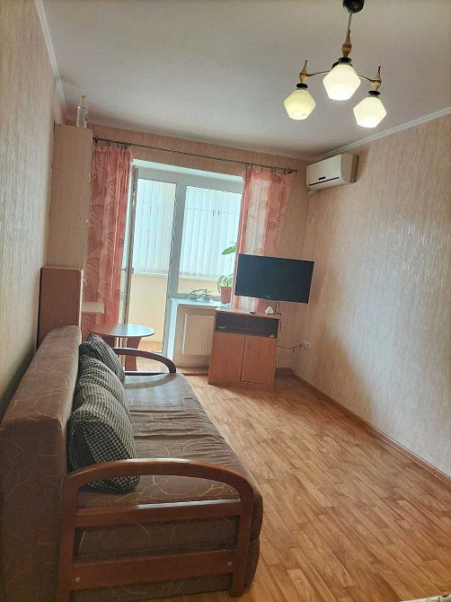 Сдам на длительно 1к квартиру в Центре . Индивидуальное  газовое отопл Чорноморськ - зображення 1