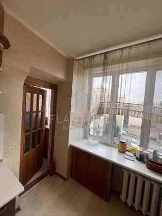 77.3м2  3к Іринінська 1/3 Шевченківський центр Золоті Ворота Майдан Киев