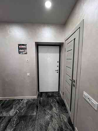 Продам двокімнатну квартиру, на зручному середньому поверсі. Новобудов Ровно