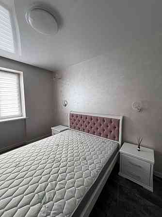 Продам двокімнатну квартиру, на зручному середньому поверсі. Новобудов Ровно