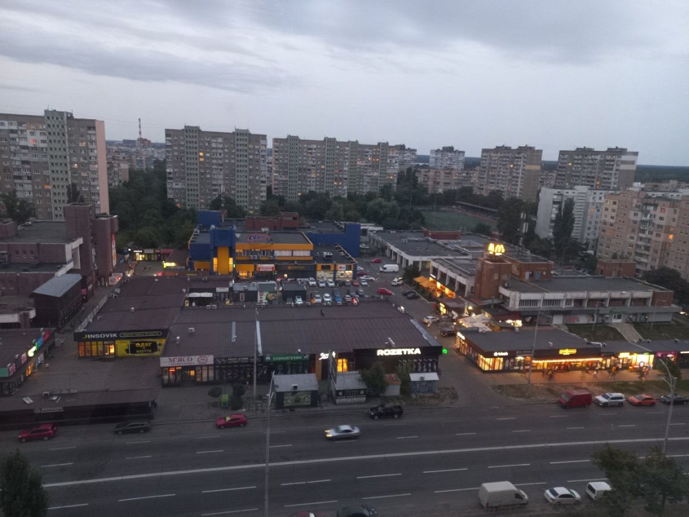 Продам трикімнатну квартиру на Троєщині (вул. Р.Рейгана) Киев - изображение 1