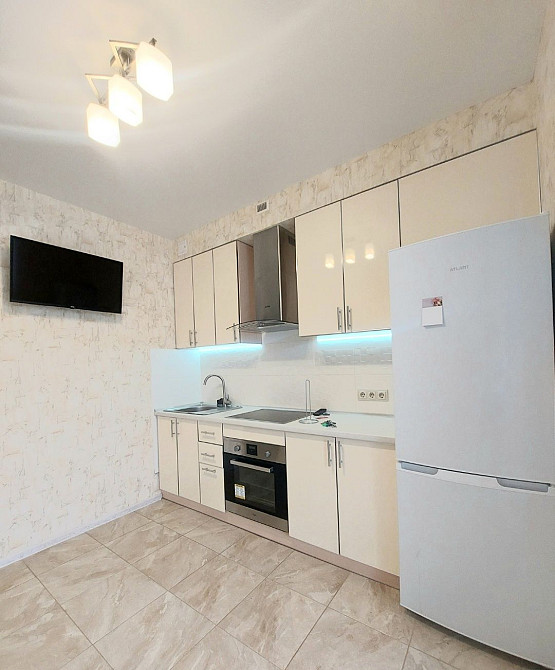 Однокомнатная квартира ЖК радужный новострой Турбоатом дворец спорта Харьков - изображение 4