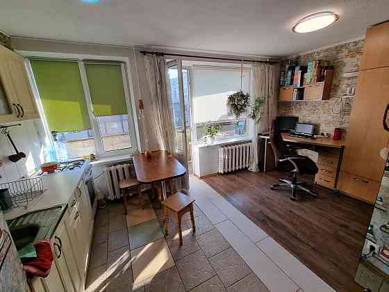 Продається однокімнатна студія, пр. Тичини 11А, Дніпровський р-н Киев