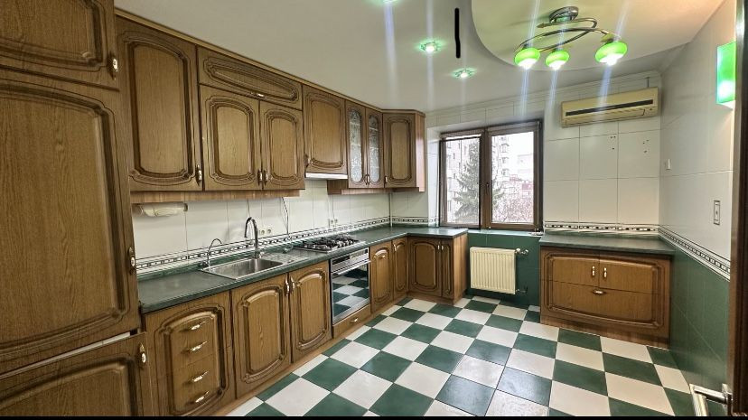 Продам 4-кімн.кв. 120,2 кв.м по Небесній Сотні, р-он зуп. Центр Кременчук - зображення 1