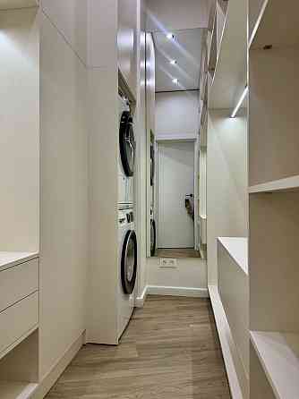 Нова 2 кімнатна квартира на Б. Хмельницького Kyiv