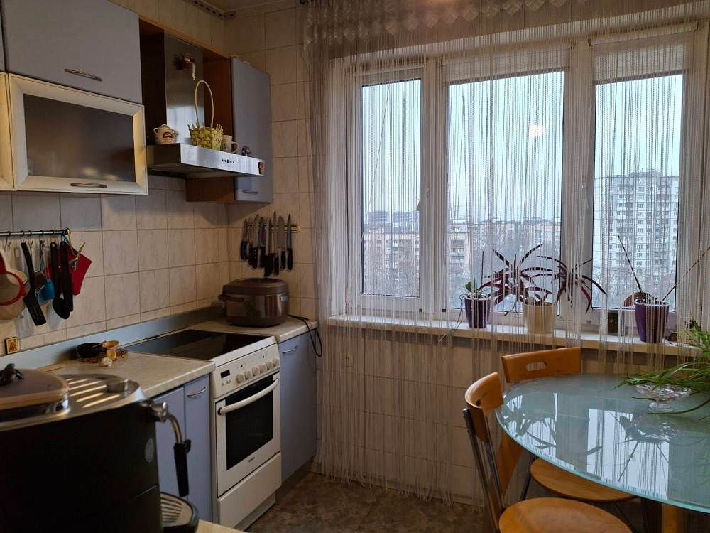 Оренда 3-к квартири  метро Теремки у дворі. Kyiv - photo 1