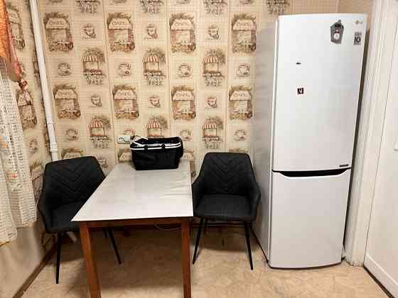 Сдам 2 ком квартиру сталинку в подьезде есть бомбоубежище Київ