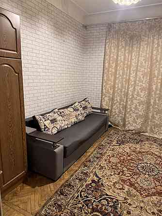 Сдам 2 ком квартиру сталинку в подьезде есть бомбоубежище Київ