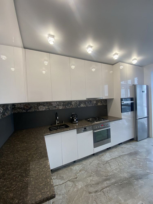 1 кім квартира з паркомісцем центр Ивано-Франковск - изображение 1