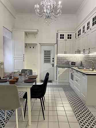 Сдам свою 2-х комнатную красивую квартиру. Книжка. Центр Одеса