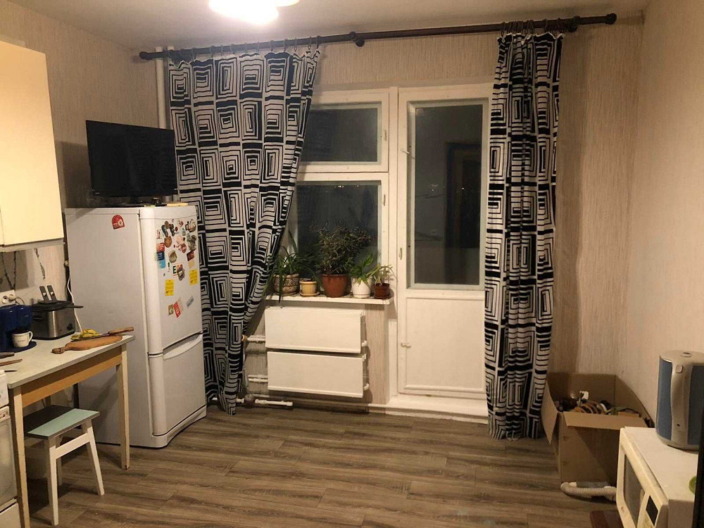 Здається 1-а квартира біля метро Харківська Київ - зображення 2