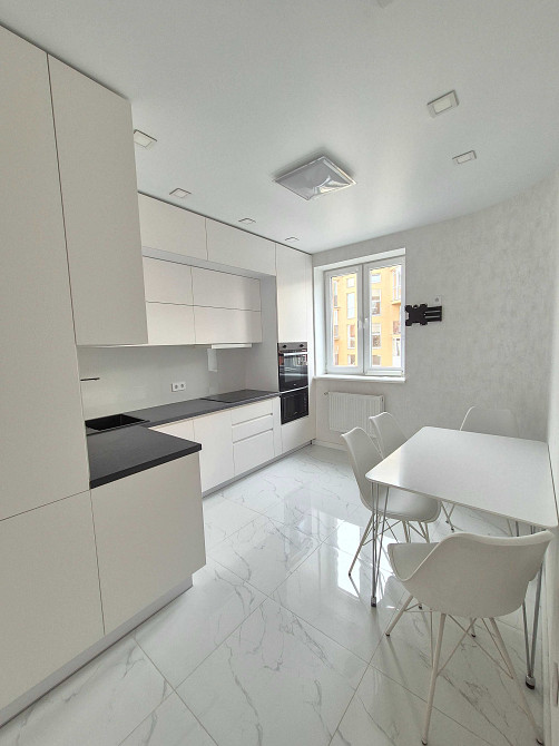 Продаж двокімнатної квартири з новим стильним ремонтом. Ирпень - изображение 1