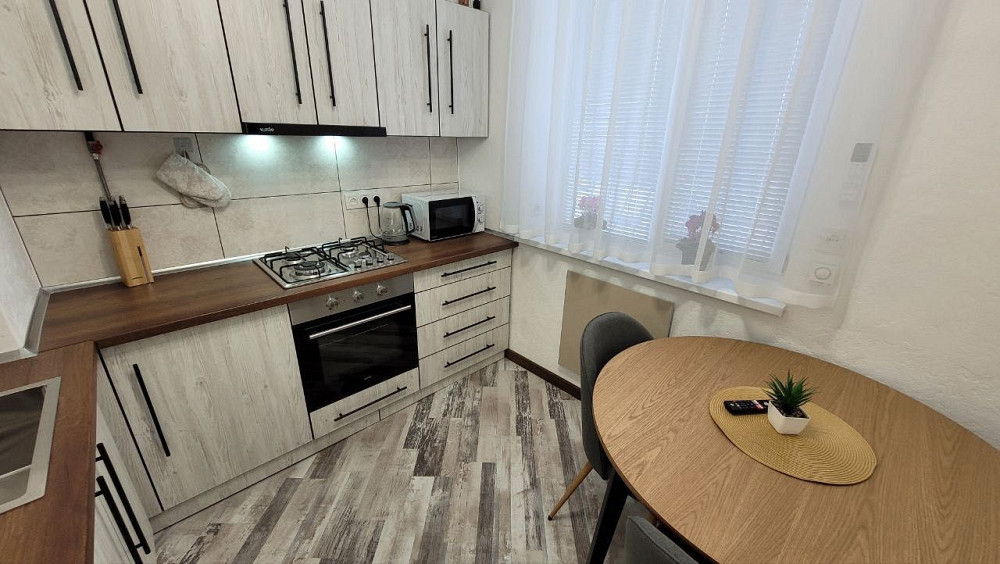 Продам 2 ком с АВТОНОМНЫМ отоплением и раздельними комнатами Кам`янське (Запорізька обл.) - зображення 1