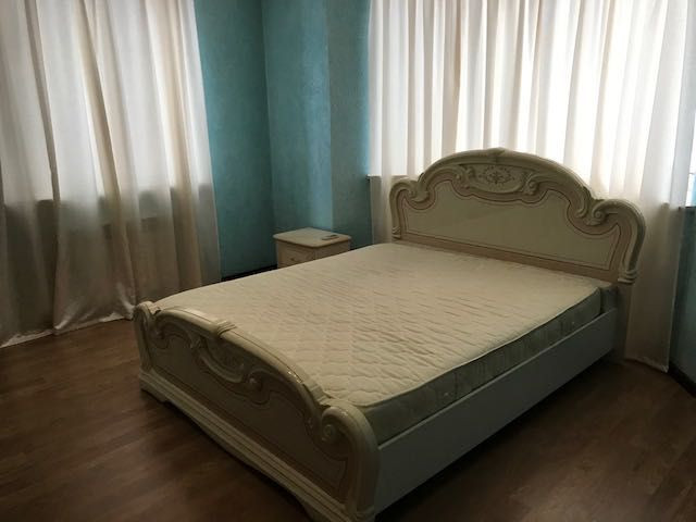 Продам 3 к кв/ ул Строкача 7/ул Стешенко . с отличным ремонтом Киев - изображение 1