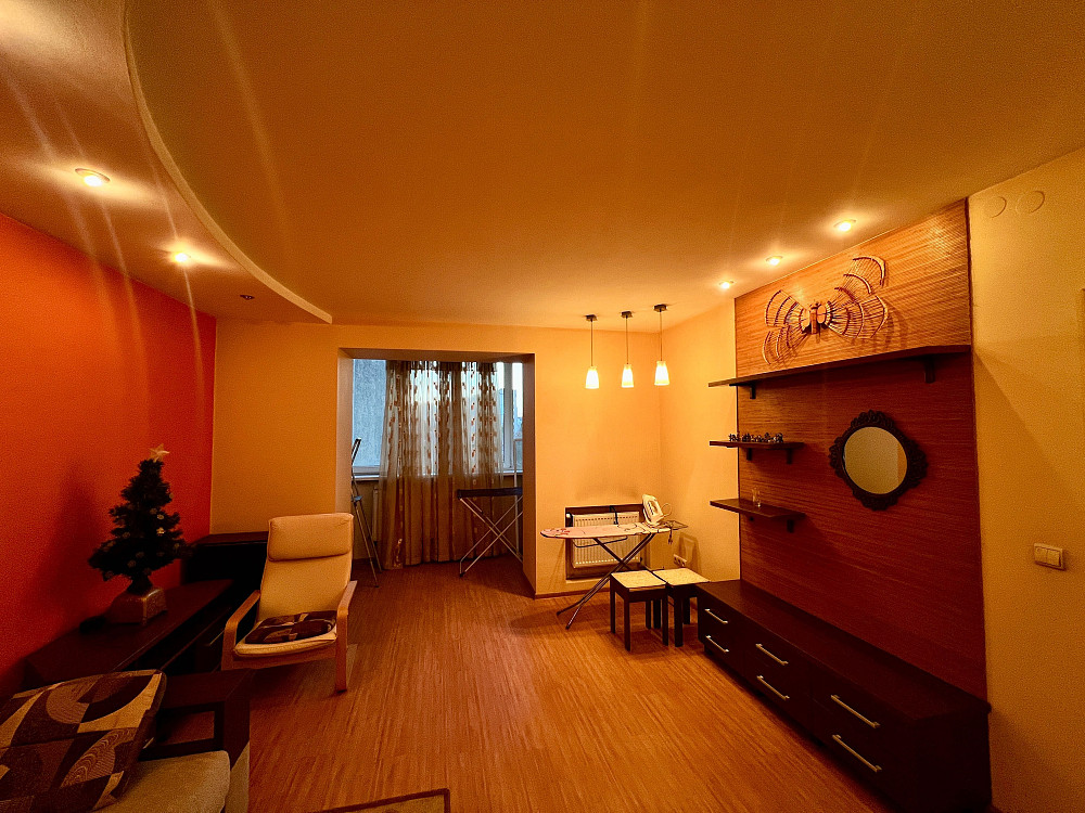 Продаю 2к по вул. Угорницька навпроти ресторану Легенди Ивано-Франковск - изображение 2