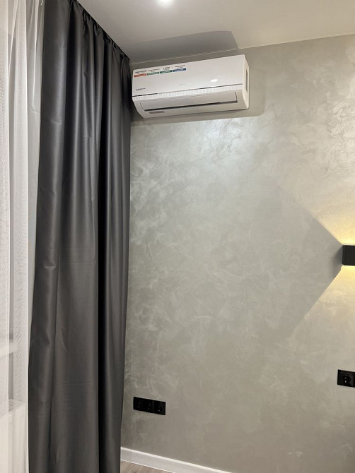 1-кімнатна ( на Щасливому )  Середній 5 поверх. Нова. Ключі в АН. Ровно - изображение 3