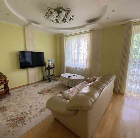 5- кім. квартира 185м.кв. вул.Олеся,25в Lviv