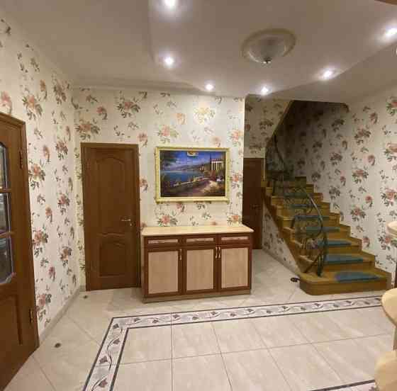 5- кім. квартира 185м.кв. вул.Олеся,25в Lviv