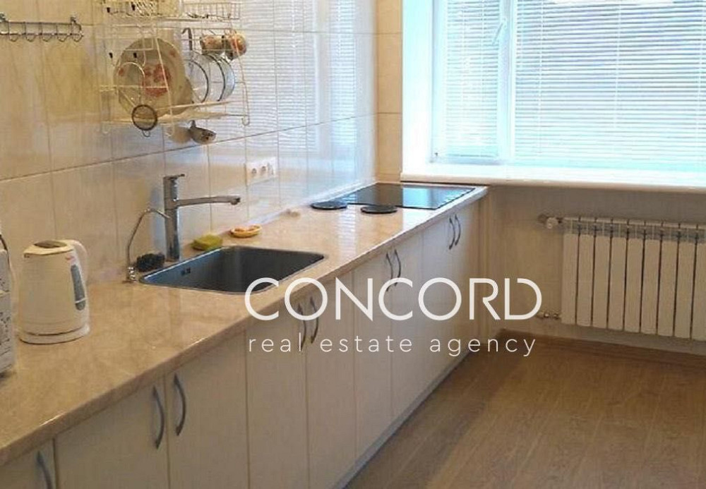 Метро Житомирська. Продам 2к Верховинна вул., 91 Киев - изображение 1