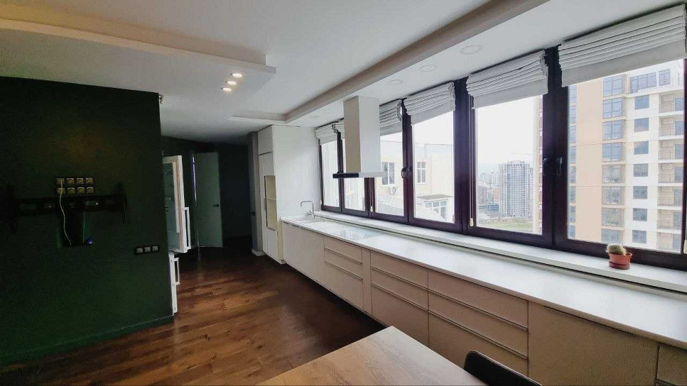 Двухкомнатная с авторским ремонтом и мебелью на Краснова - 85 метров Одеса - зображення 2