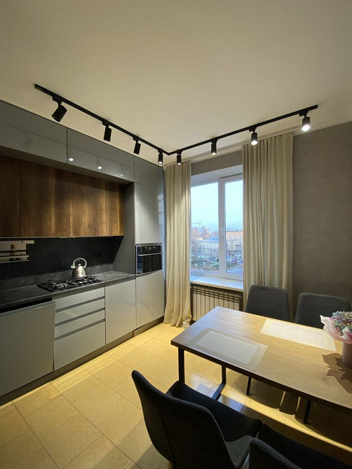 Продаж трикімнатної квартири у центрі Івано-Франківська Ивано-Франковск - изображение 1