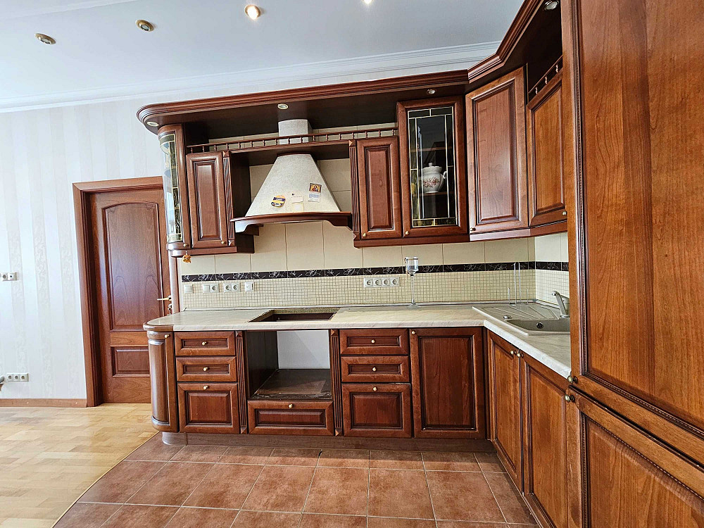 Простора двокімнатна квартира в центрі по вул. Саксаганського 121 Киев - изображение 4