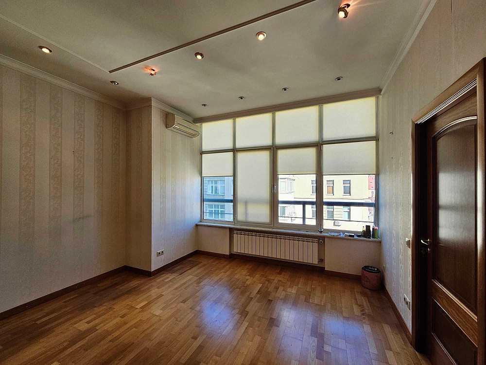 Простора двокімнатна квартира в центрі по вул. Саксаганського 121 Киев - изображение 3