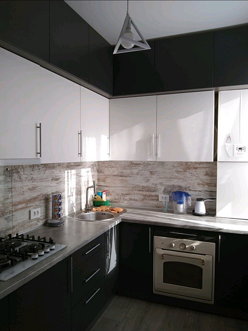 Продам шикарную 4-х ком. квартиру СТАЛИНКА с мебелью и техникой. Кам`янське (Запорізька обл.) - зображення 1