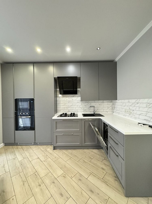 Двокімнатна в чудовому районі для великої сімʼї! Газ! Два балкони! Ірпінь - зображення 3