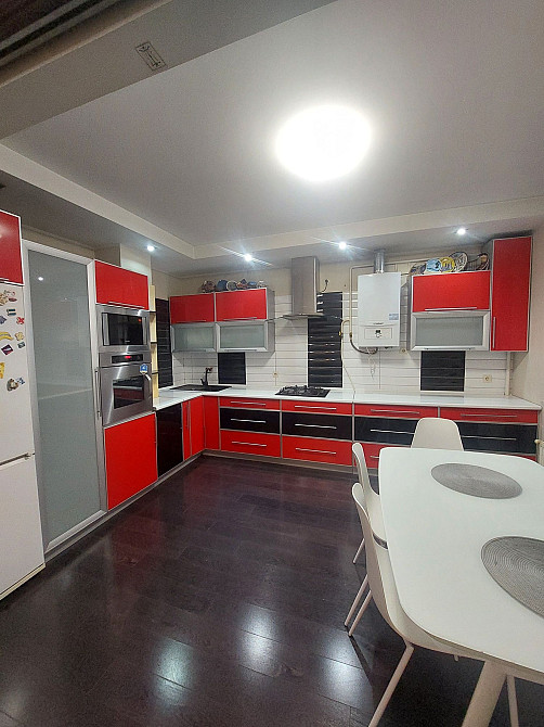 Зх новобудова вул.Героїв майдану (дельфінчик , або рн . 33 школи ) Черновцы - изображение 2