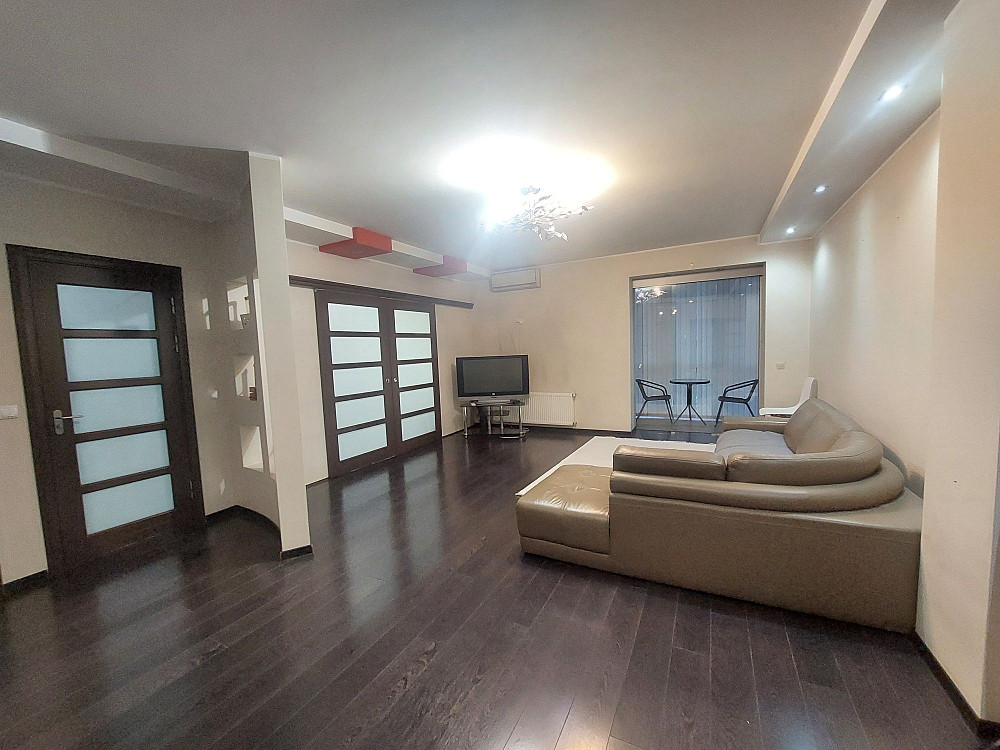 Зх новобудова вул.Героїв майдану (дельфінчик , або рн . 33 школи ) Черновцы - изображение 3