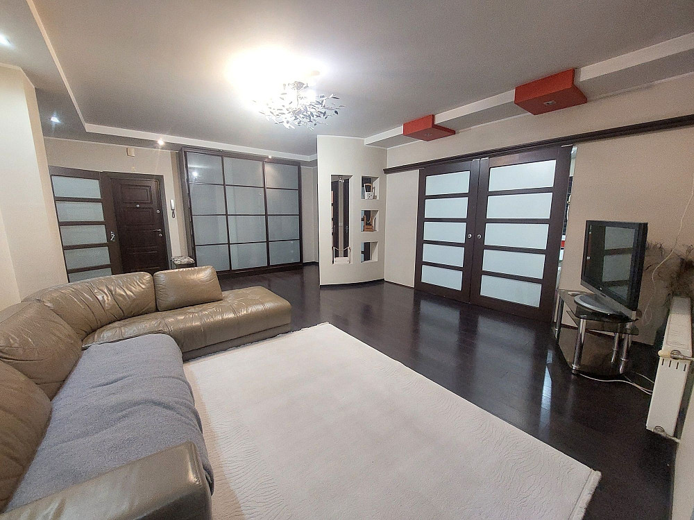 Зх новобудова вул.Героїв майдану (дельфінчик , або рн . 33 школи ) Черновцы - изображение 4