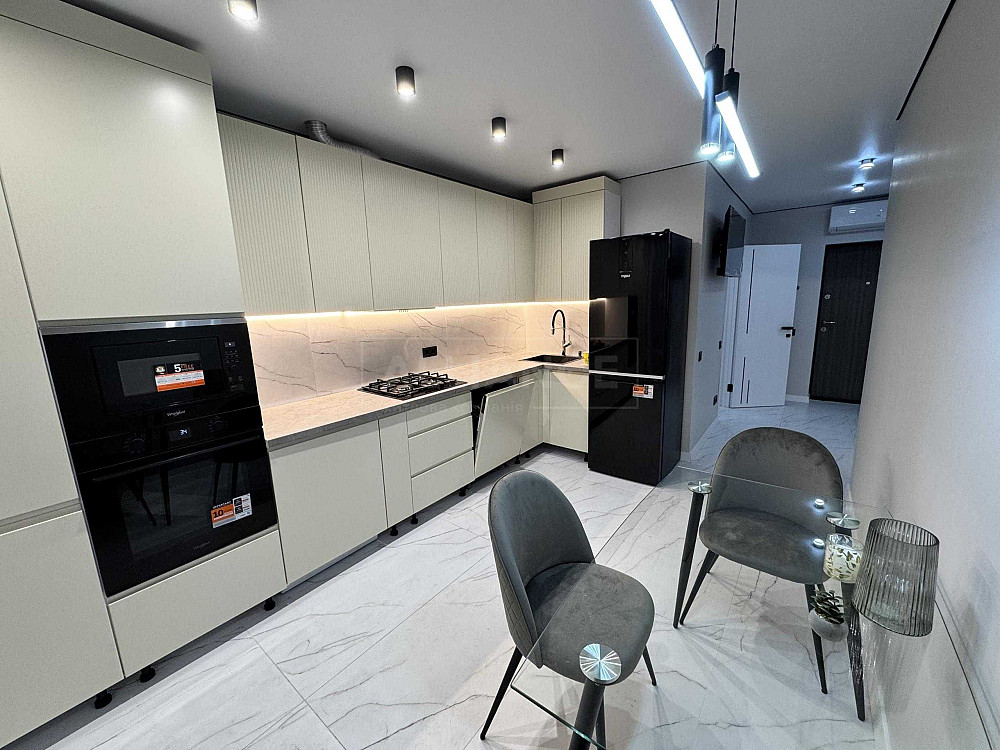 Сучасна велика 1 кім. квартира з якісним ремонтом та меблями Ивано-Франковск - изображение 1