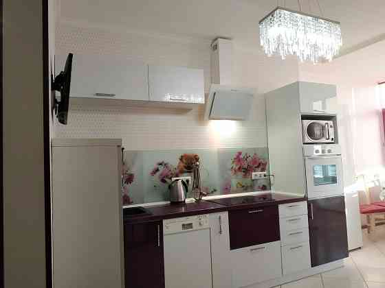 Продам СВОЮ 2-х к.кв. Дніпровска Набережна 26і м.Осокорки.Без комісії! Киев