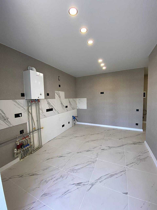 Дуже класна Євро 2кк з ремонтом. Меблюй і живи. Локація поруч з п Ирпень - изображение 5