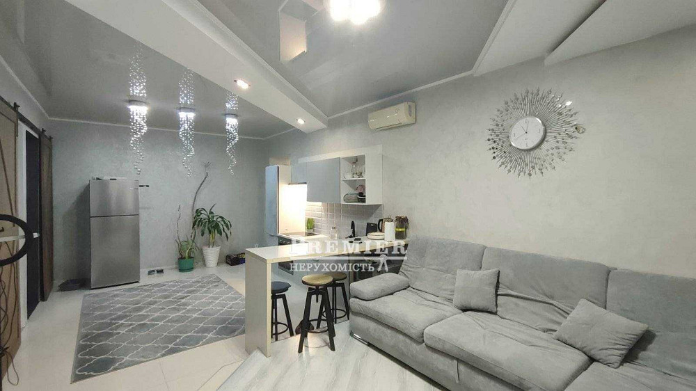 Продам 2 кімнатну квартиру 73 м² з ремонтом на Таїрова Одеса - зображення 3